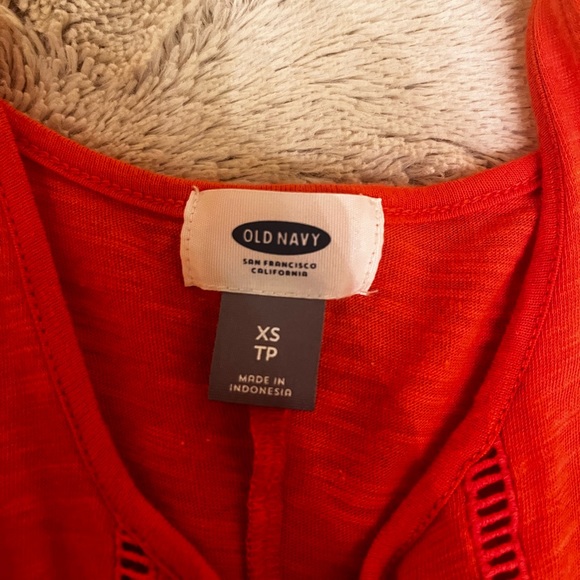 Old Navy Sleeveless Top - Picture 3 of 3